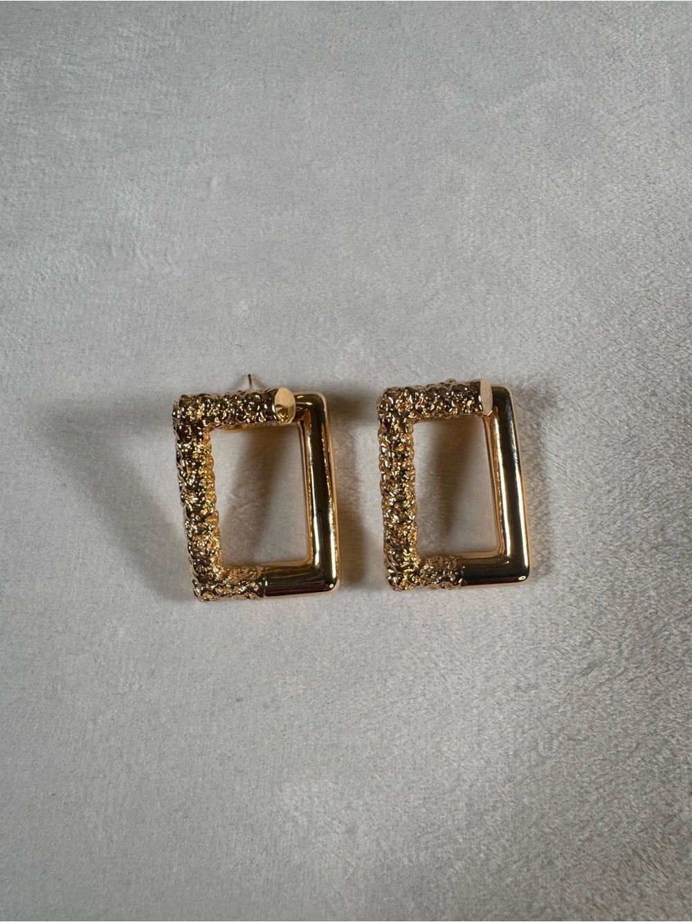 18k solid Gold Rectangular Hoop Earrings - Picture 4 of 8